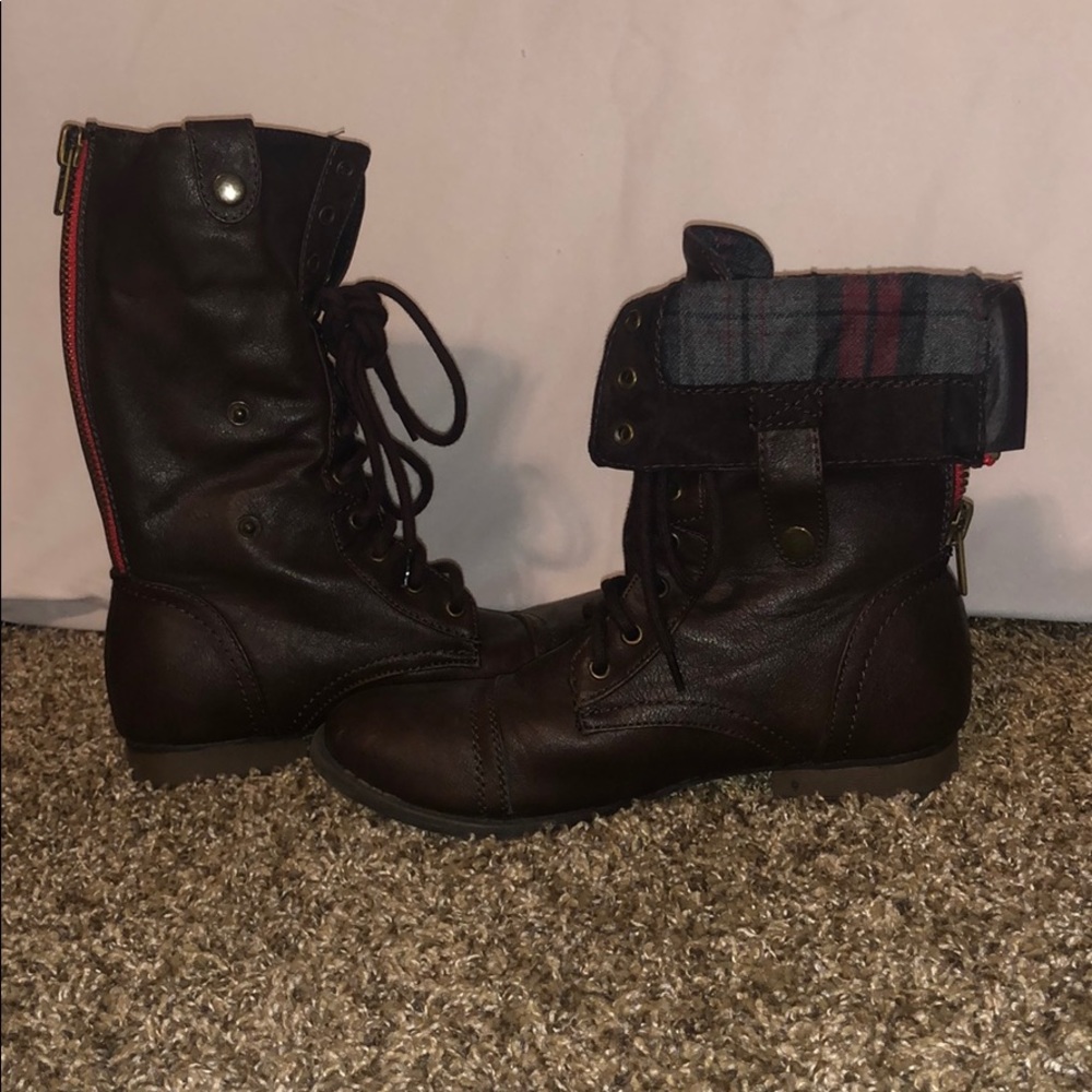 Dark brown Aeropostale boots